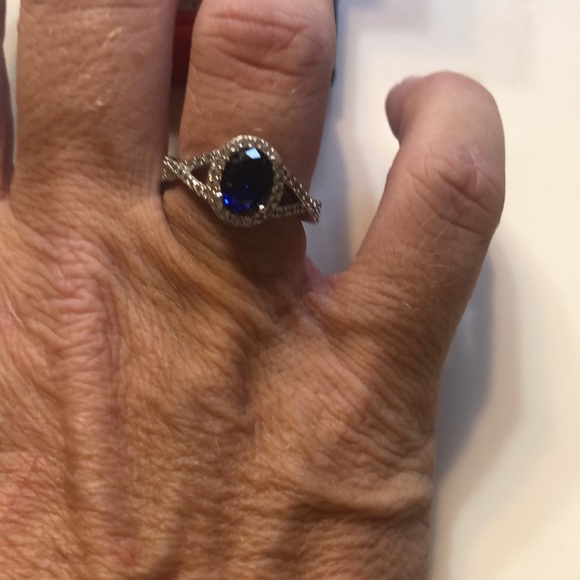 Brand new size 7 lab created blue and white sapphire ring. - Picture 2 of 5